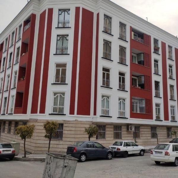 نقاش ساختمان و مجری کنیتکس