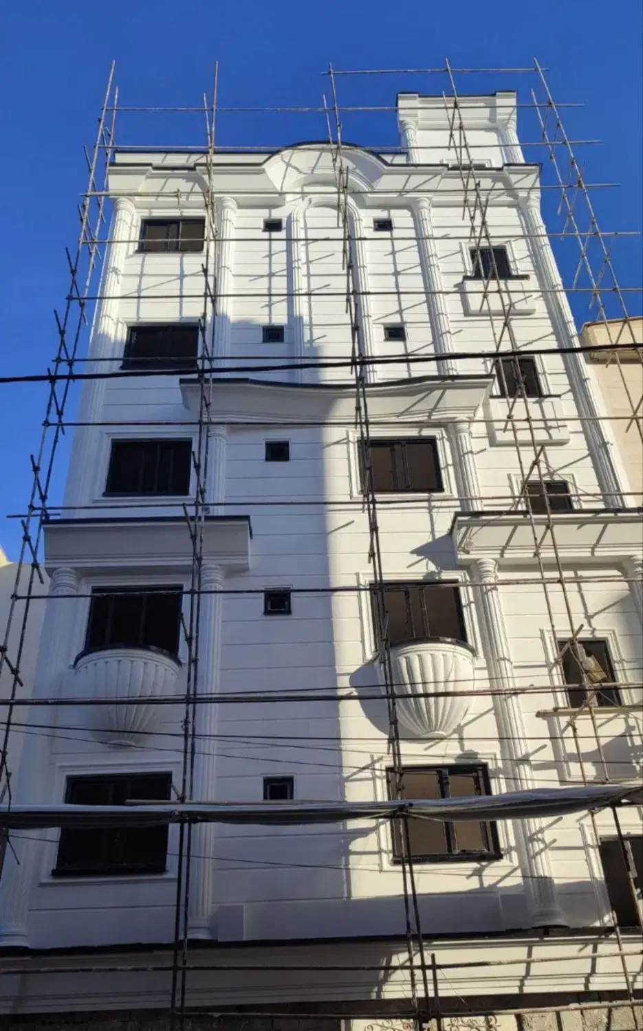 اجرای رنگ نما و کنیتکس ساختمان