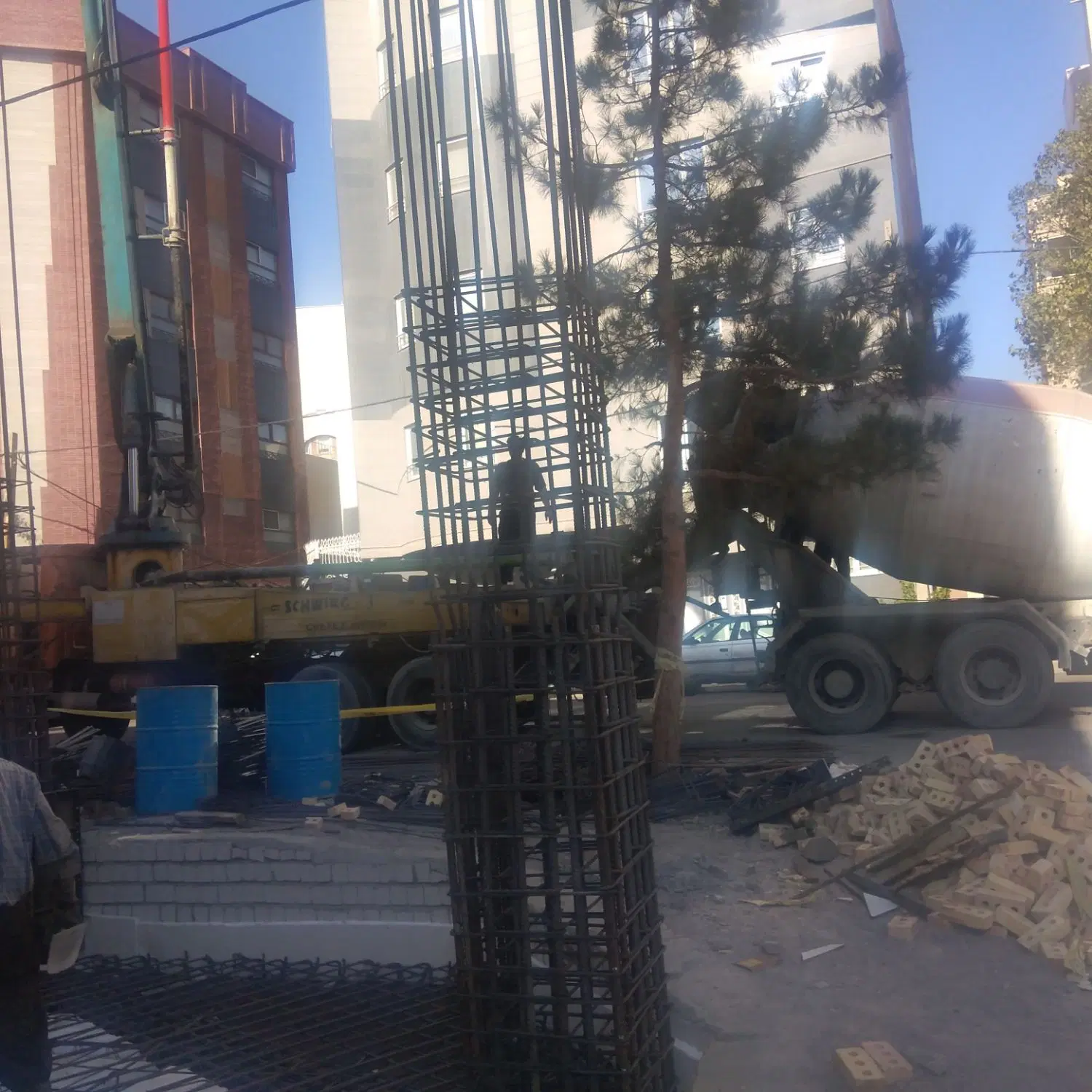 سازنده و مشاور و مشارکت در ساخت و ساز