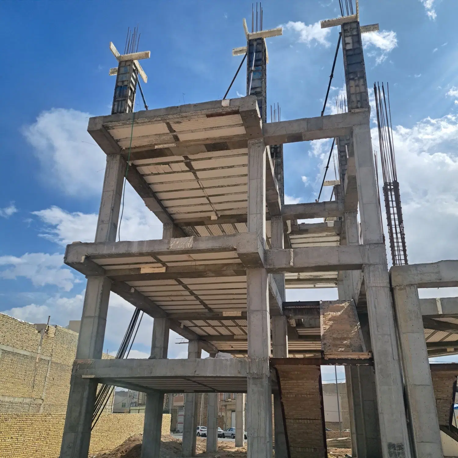 پیمانکاری ساختمان و اجرای تخصصی اسکلت بتنی
