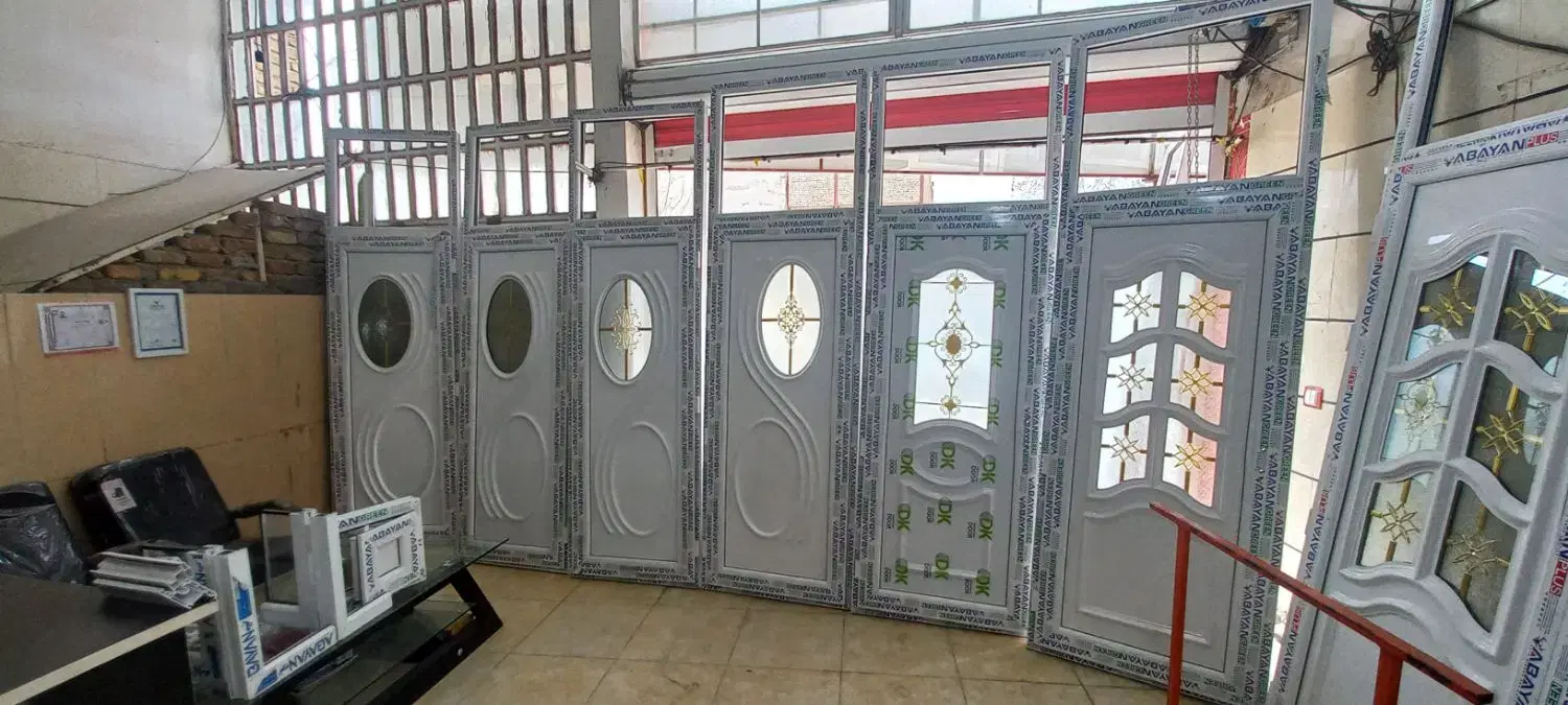 تولید کننده انواع درب و پنجره دوجداره upvc کیا درب